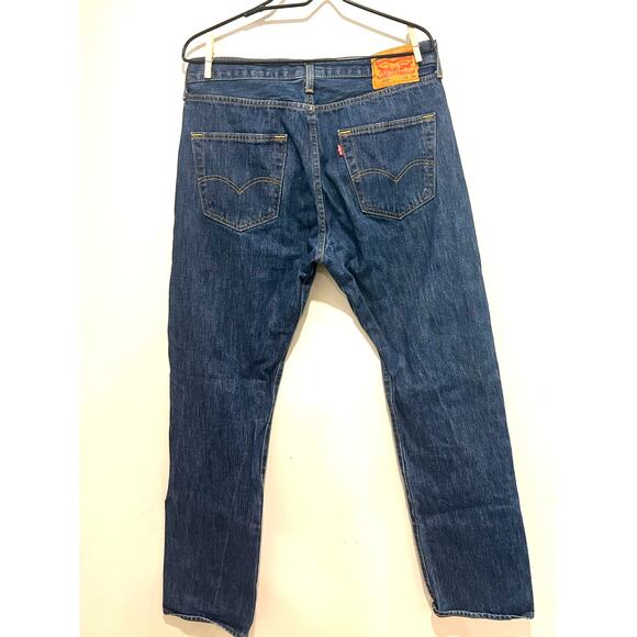 NWOT 501 Levis Jeans Dark Blue Mens Button Fly 33 Waist 34 Length - Picture 1 of 7